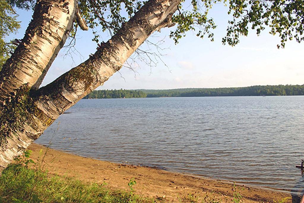 Marble Lake Lodge Cloyne Экстерьер фото