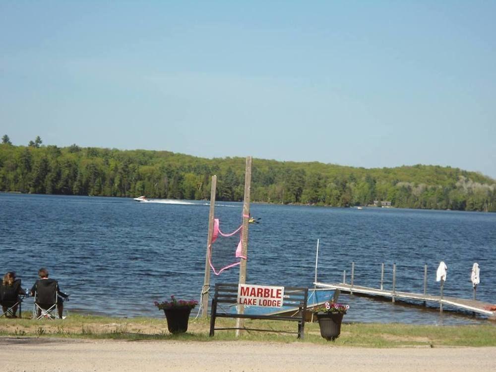 Marble Lake Lodge Cloyne Экстерьер фото